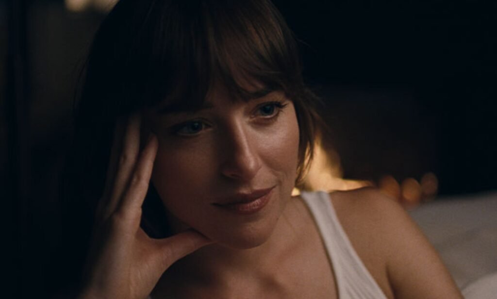 La comedia satírica Splitsville explora infidelidades, celos y matrimonios abiertos en tono hilarante.