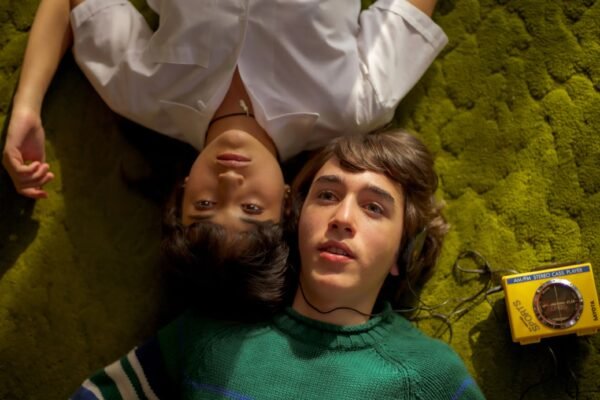 ‘Nadie nos va a extrañar’: ¿realmente queremos más después del impactante final de la primera temporada? Elenco principal de Nadie nos va a extrañar, estudiantes de preparatoria en los años 90 en la Ciudad de México.