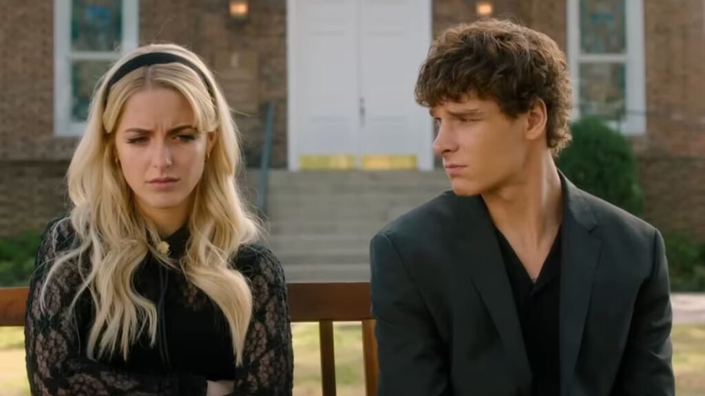 Mckenna Grace y Mason Thames juntos en escena