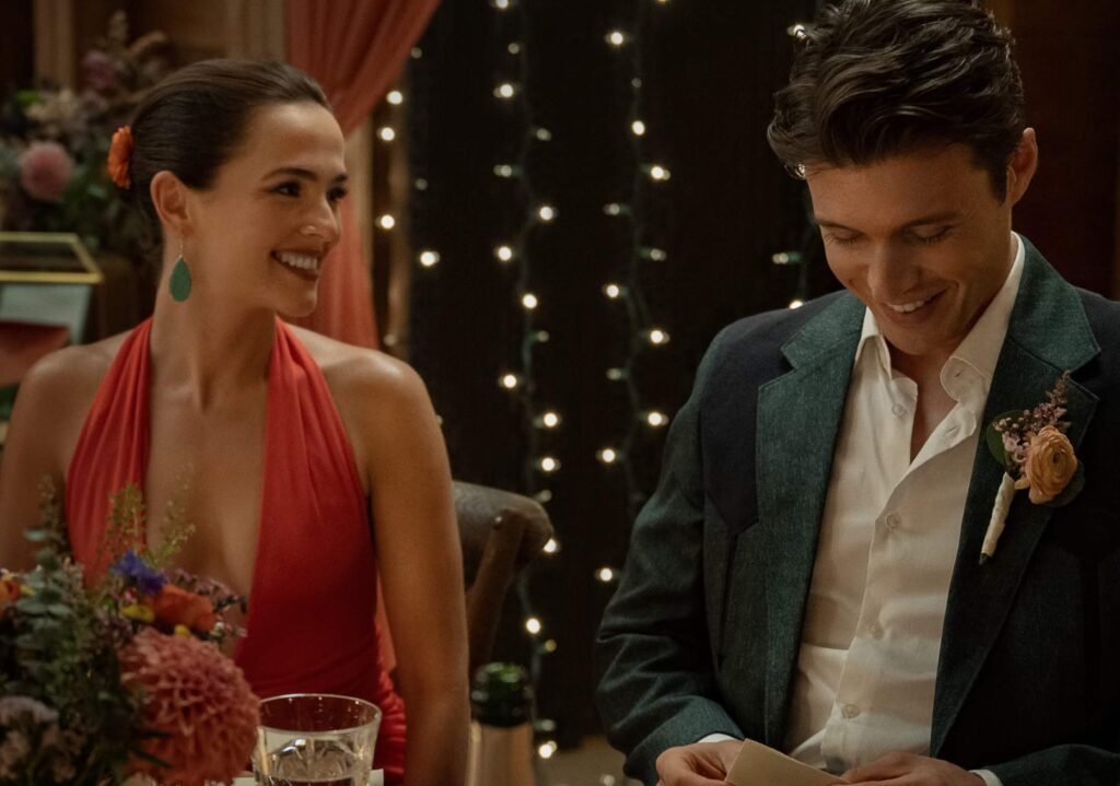 Una romcom con mucho corazón que entiende que el amor no borra el dolor, pero sí puede ayudarnos a seguir adelante.