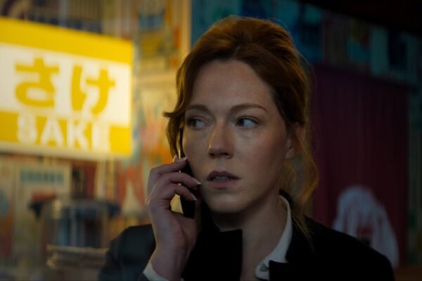 Apolo bajo fuego entrevista Charlotte Spencer